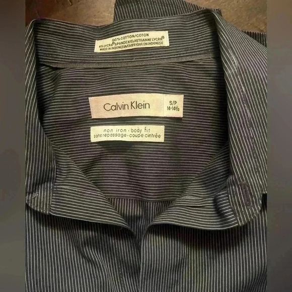 Calvin Klein navy dress shirt - Picture 3 of 3